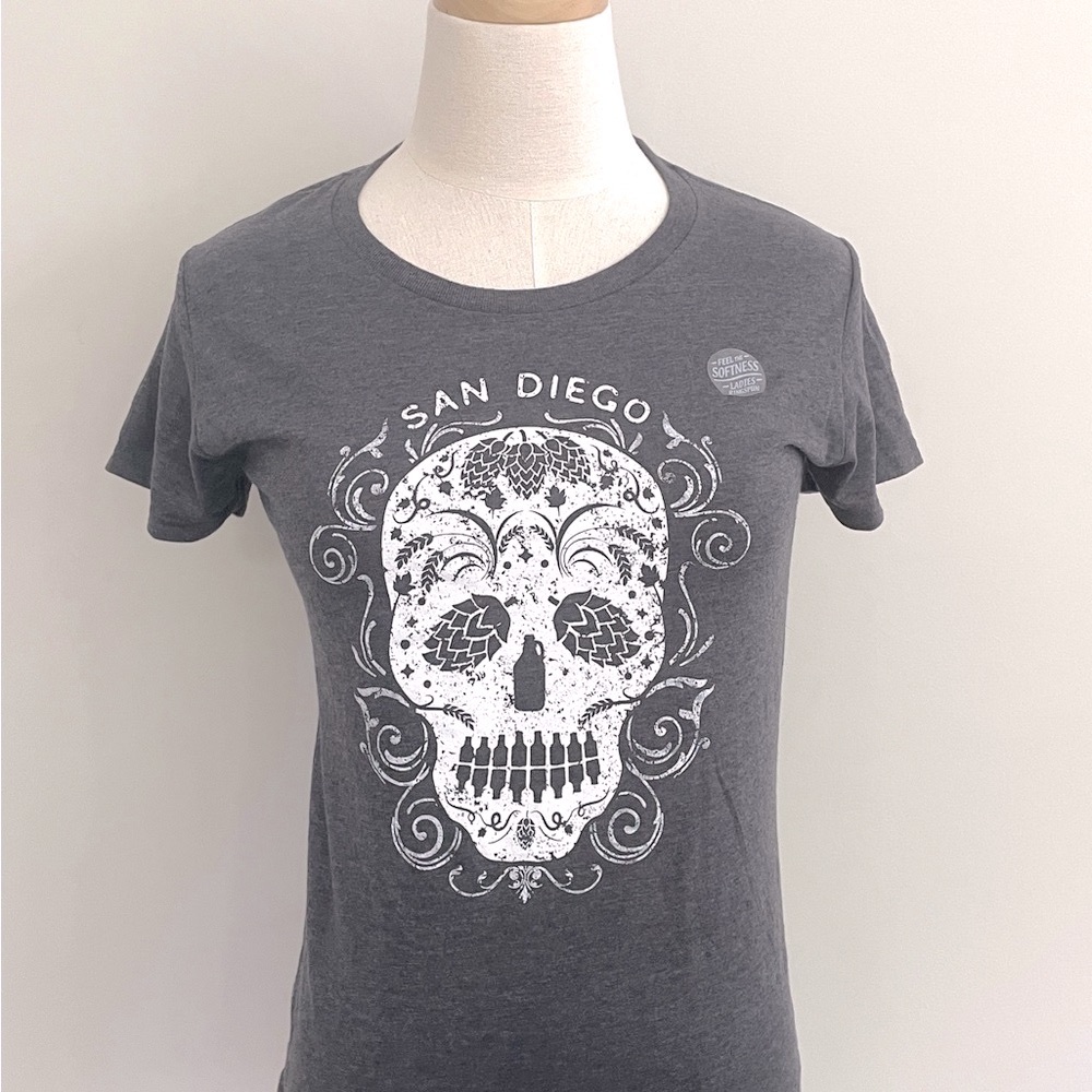 San Diego Skull Graphic T-Shirt -Small - NWT